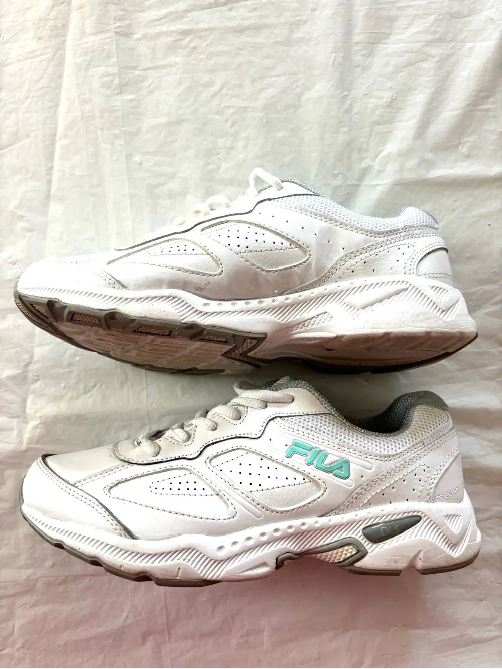 FILA White Aqua Memory Glimpse Walking Sneakers Shoes SZ 8.5 Worn 3X